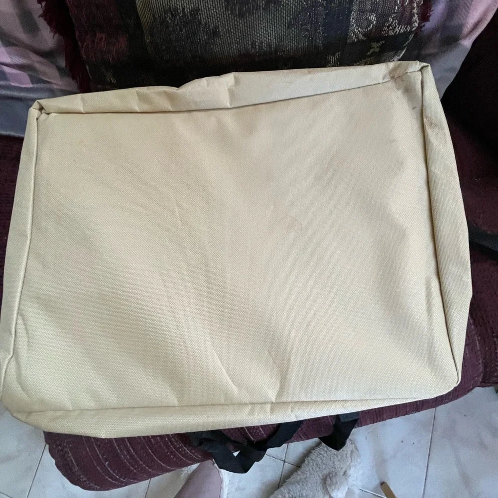 Dog car seat New without tags. Never used it
